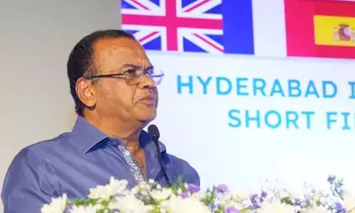 ‘హృదయాన్ని తాకే కథలు చెప్పండి’.. ఫిల్మ్ మేకర్స్‌‌కి మంత్రి కోమటిరెడ్డి సలహా
