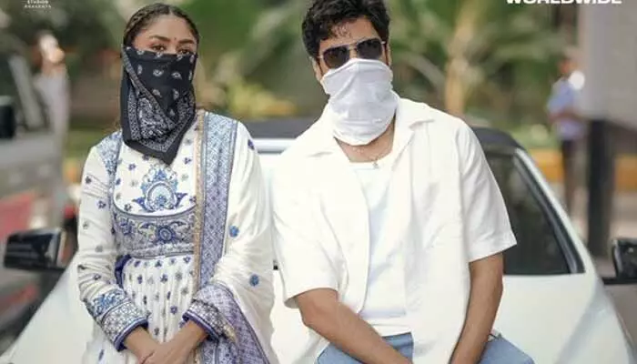 దొంగలుగా మారిన టాలీవుడ్ హీరో, హీరోయిన్.. సోషల్ మీడియాలో హాట్ టాపిక్గా మారిన ఫొటోలు దొంగలుగా మారిన టాలీవుడ్ హీరో, హీరోయిన్.. సోషల్ మీడియాలో హాట్ టాపిక్గా మారిన ఫొటోలు