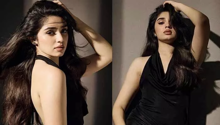 అద్దం ముందు ఆ పని చేస్తున్న యంగ్ హీరోయిన్.. పోస్ట్ వైరల్ అద్దం ముందు ఆ పని చేస్తున్న యంగ్ హీరోయిన్.. పోస్ట్ వైరల్