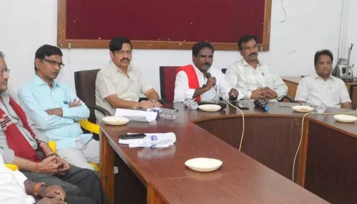 తెలంగాణ ప్రజలకు CPIM సెక్రటరీ ధన్యవాదాలు తెలంగాణ ప్రజలకు CPIM సెక్రటరీ ధన్యవాదాలు