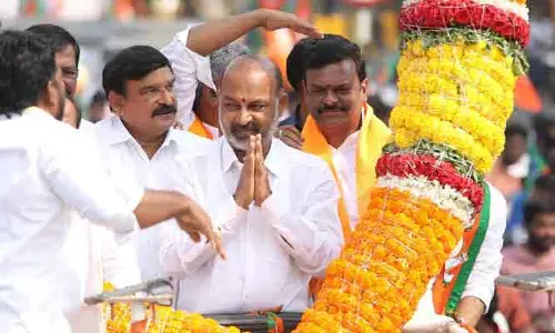 నా గుండె ఉప్పొంగిపోతోంది: వైజాగ్ అందాలపై బండి సంజయ్ ఫిదా