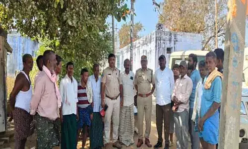 పెద్ద పులి ఆచూకీ కోసం అడవిలో సీసీ కెమెరాలు ఏర్పాటు