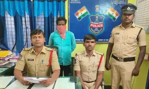 రహదారిపై ధాన్యం సంచులు పెట్టి వ్యక్తి మరణానికి కారణమైన వ్యక్తి అరెస్ట్
