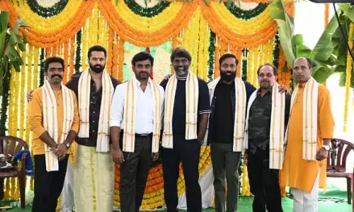 పూజా కార్యక్రమాలతో ఘనంగా ప్రారంభమైన మోదీ బయోపిక్ మా వందే