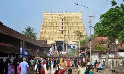 స్మార్ట్ కళ్లజోడుతో పద్మనాభుడి ఆలయంలోకి వెళ్లిన టూరిస్ట్.. అరెస్ట్ చేసిన పోలీసులు