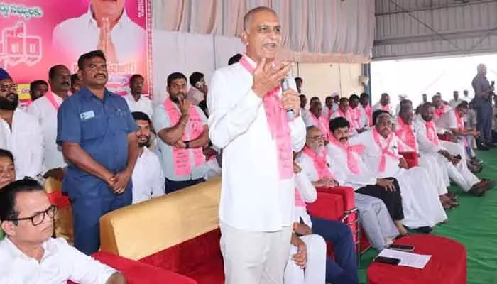 కారు జోరు కాంగ్రెస్ బేజారు..! కారు జోరు కాంగ్రెస్ బేజారు..!