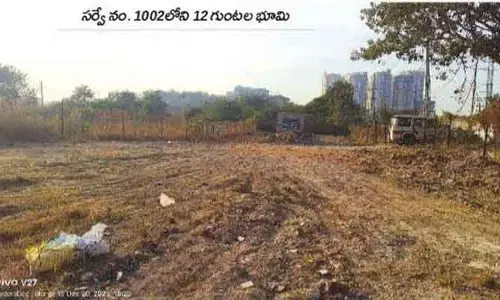 పట్టపగలే రౌడీల దౌర్జన్యం!!