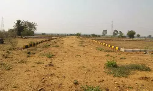 అక్రమ లే అవుట్లు.. అడ్డగోలు విక్రయాలు!