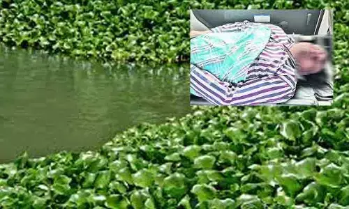 గుర్రపు డెక్కలో మృతదేహం.. రెండు రోజుల తర్వాత లభ్యం