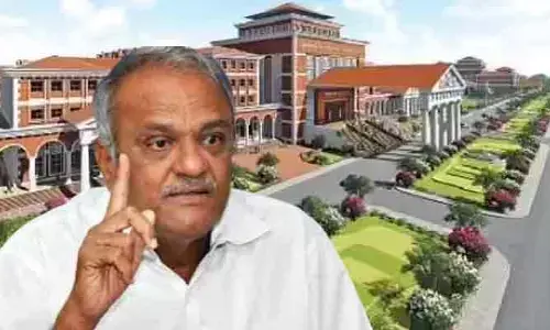 ఇద్దరూ దోచుకుంటున్నారు: సీపీఐ నేత నారాయణ సంచలన ఆరోపణలు