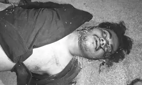 ద్విచక్ర వాహనాన్ని ఢీ కొట్టిన టిప్పర్ లారీ