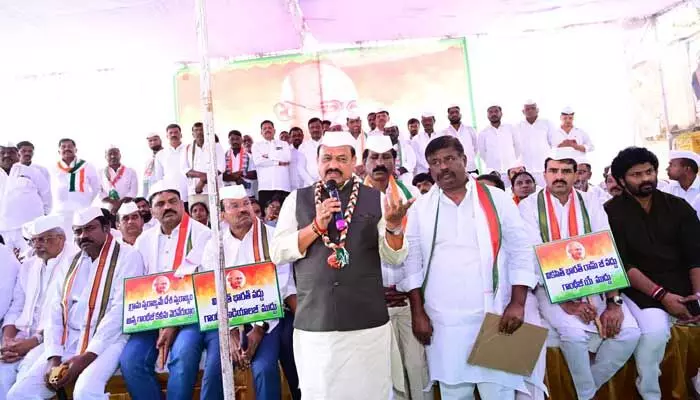 ‘వీబీజీ రామ్ జీ వద్దు.. గాంధీజీ ముద్దు’ తెలంగాణ వ్యాప్తంగా కాంగ్రెస్ నిరసనలు ‘వీబీజీ రామ్ జీ వద్దు.. గాంధీజీ ముద్దు’ తెలంగాణ వ్యాప్తంగా కాంగ్రెస్ నిరసనలు