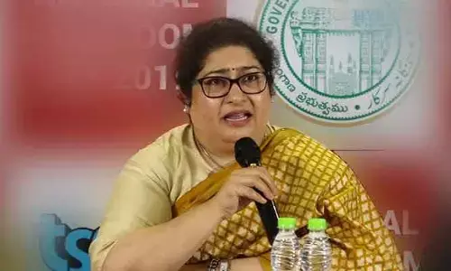 ప్రభుత్వ శాఖల వస్త్రాల ఆర్డర్‌లపై శైలజ రామయ్యర్ కీలక ఆదేశాలు