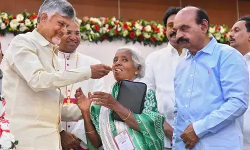నమ్మిన సిద్ధాంతం కోసం.. బలి దానానికైనా వెనుకాడని వ్యక్తి ఏసుప్రభువు : సీఎం చంద్రబాబు