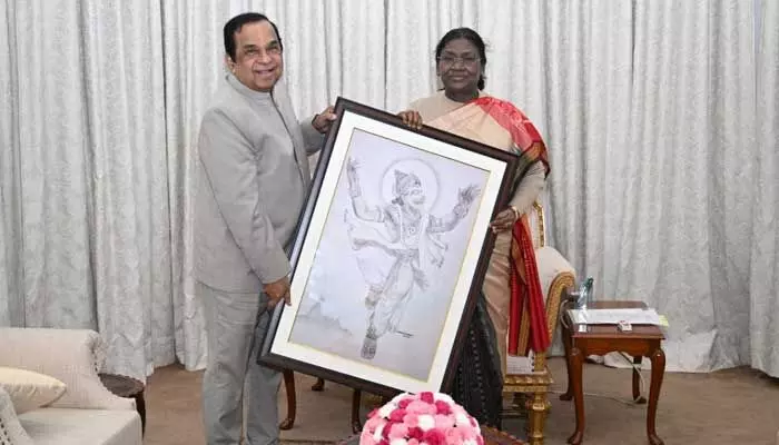 రాష్ట్రపతి ద్రౌపది ముర్మును కలిసిన హాస్య నటుడు బ్రహ్మానందం రాష్ట్రపతి ద్రౌపది ముర్మును కలిసిన హాస్య నటుడు బ్రహ్మానందం