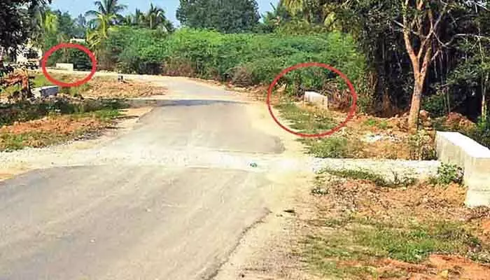 చిత్తూరు జిల్లాలో ఆర్ అండ్ బి ఇంజనీర్లపై చర్యలకు ఆదేశం చిత్తూరు జిల్లాలో ఆర్ అండ్ బి ఇంజనీర్లపై చర్యలకు ఆదేశం