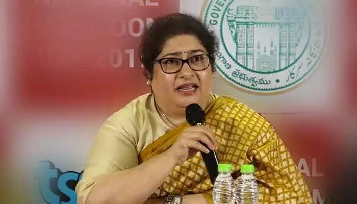 ప్రభుత్వ శాఖల వస్త్రాల ఆర్డర్లపై శైలజ రామయ్యర్ కీలక ఆదేశాలు ప్రభుత్వ శాఖల వస్త్రాల ఆర్డర్లపై శైలజ రామయ్యర్ కీలక ఆదేశాలు