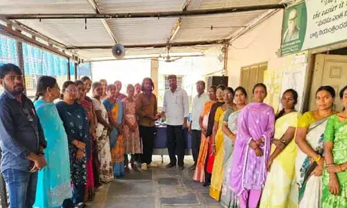ప్రైవేటు ఉపాధ్యాయిని చికిత్సకు ఆర్థిక సాయం