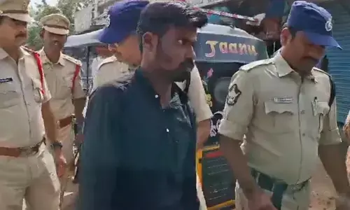 గర్భిణీ మహిళపై దాడి.. నిందితుడికి బహిరంగ ఊరేగింపు