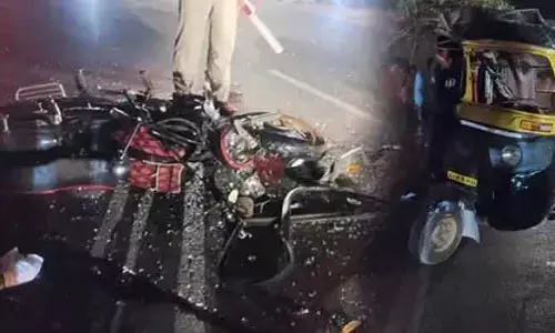 ఆర్మూర్ లో బైకు- ఆటో ఢీ.. ఇద్ద‌రు మృతి