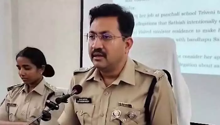 ఆ మంత్రి కుమారుడిపై ఆరోపణల్లో వాస్తవం లేదు.. ఆ మంత్రి కుమారుడిపై ఆరోపణల్లో వాస్తవం లేదు..