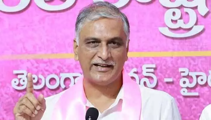నన్ను అరెస్ట్ చేస్తే చేసుకోండి.. SIT నోటీసులపై హరీశ్రావు హాట్ కామెంట్స్ నన్ను అరెస్ట్ చేస్తే చేసుకోండి.. SIT నోటీసులపై హరీశ్రావు హాట్ కామెంట్స్