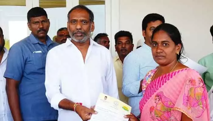 పేదల ఆరోగ్యానికి అత్యున్నత ప్రాధాన్యం పేదల ఆరోగ్యానికి అత్యున్నత ప్రాధాన్యం
