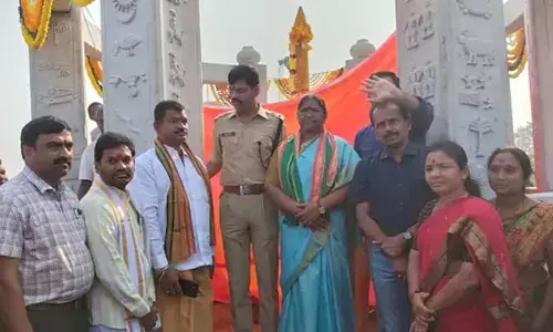 మేడారం జాతరలో కీలక ఘట్టం.. గద్దెల ప్రతిష్టాపన