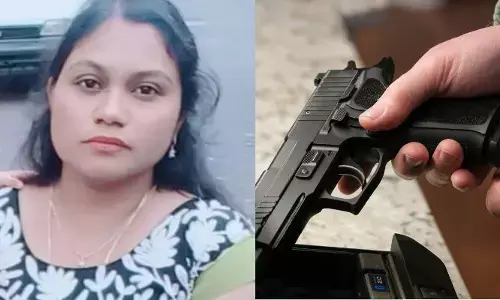 దారుణం.. విడాకుల నోటీసులు పంపిందని భార్యను కాల్చి చంపిన భర్త