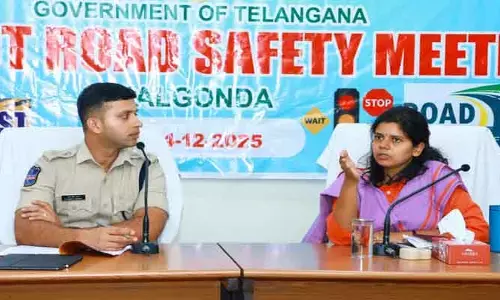 విద్యార్థులు మత్తు పదార్థాల బారిన పడకుండా అవగాహన కల్పించాలి : క‌లెక్ట‌ర్ ఇలా త్రిపాఠి