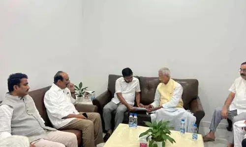 ప్రభుత్వం ఆదర్శ రైతు వ్యవస్ధను పునరుద్దరించాలి : రైతు కమిషన్​
