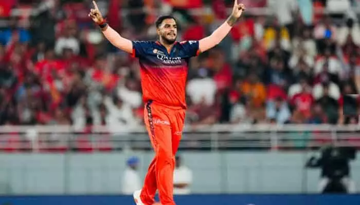 అత్యాచార ఆరోపణల కేసు.. ఆర్సీబీ ప్లేయర్కు ఊహించని షాక్ అత్యాచార ఆరోపణల కేసు.. ఆర్సీబీ ప్లేయర్కు ఊహించని షాక్