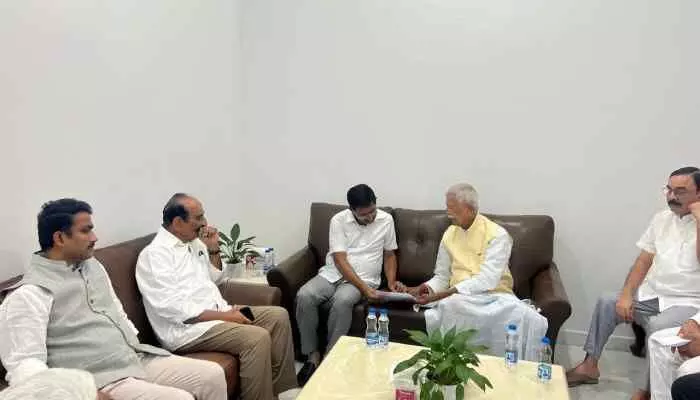 ప్రభుత్వం ఆదర్శ రైతు వ్యవస్ధను పునరుద్దరించాలి : రైతు కమిషన్ ప్రభుత్వం ఆదర్శ రైతు వ్యవస్ధను పునరుద్దరించాలి : రైతు కమిషన్