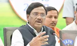 రాహుల్ గాంధీ అరెస్ట్ ప్రజాస్వామ్య స్ఫూర్తికి విరుద్ధం : మంత్రి వివేక్ రాహుల్ గాంధీ అరెస్ట్ ప్రజాస్వామ్య స్ఫూర్తికి విరుద్ధం : మంత్రి వివేక్