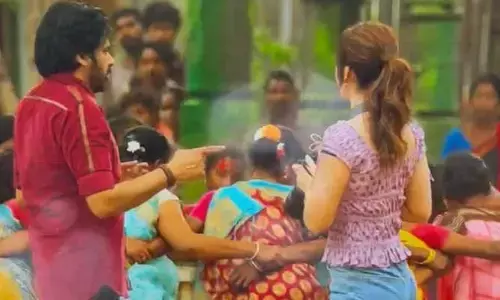 పవన్ కళ్యాణ్‌తో క్యూట్ ఫొటోలు షేర్ చేసుకున్న యంగ్ హీరోయిన్.. ఫుల్ హ్యాపీలో ఫ్యాన్స్