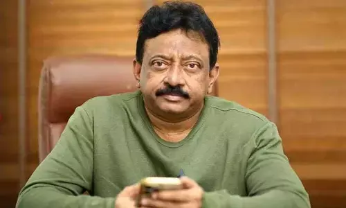 పాన్ ఇండియా సినిమాలు తీసేవారిని ఆ భయం వెంటాడుతోంది.. ఆర్జీవీ సెన్సేషనల్ పోస్ట్