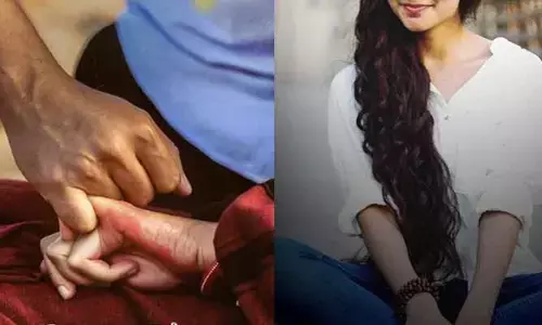 అతని చిటికెన వేలును పట్టుకున్న ఫోటో షేర్ చేసిన స్టార్ బ్యూటీ.. 4 ఇయర్స్ అంటూ పోస్ట్ చేయడంతో కంగ్రాట్స్ చెబుతున్న నెటిజన్స్