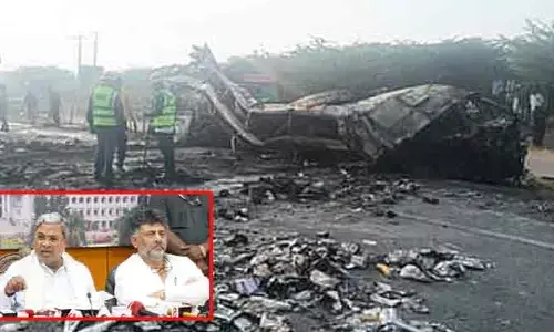 చిత్రదుర్గ బస్సు ప్రమాదంపై కర్ణాటక సీఎం, డిప్యూటీ సీఎం తీవ్ర దిగ్భ్రాంతి