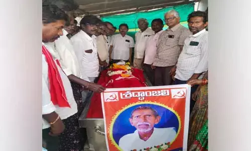 గుడ్డేటి అక్కులు మృతి .. సీపీఎం కి తీరని లోటు