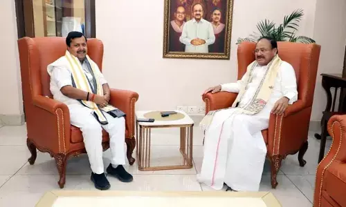 పార్టీ కార్యకర్తలతో నిరంతరం సంబంధం కొనసాగించాలి.. వెంకయ్యనాయుడితో నితిన్ నబీన్ భేటీ