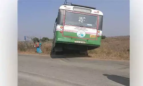 తప్పిన బస్సు ప్రమాదం