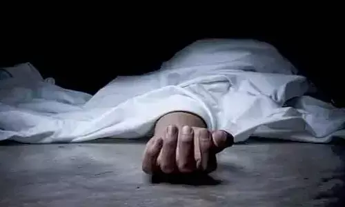 చికిత్స పొందుతూ వ్య‌క్తి మృతి
