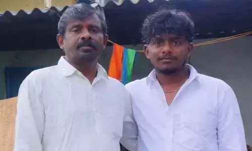 విద్యుత్ షాక్‌ తో తండ్రి కొడుకు మృతి