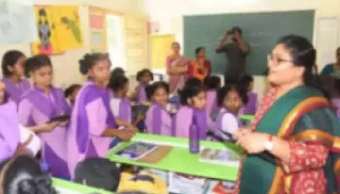 కేజీబీవీ స్కూల్ విద్యార్థులకు గుడ్ న్యూస్.. ఖాతాల్లో రూ.1000 జమ కేజీబీవీ స్కూల్ విద్యార్థులకు గుడ్ న్యూస్.. ఖాతాల్లో రూ.1000 జమ