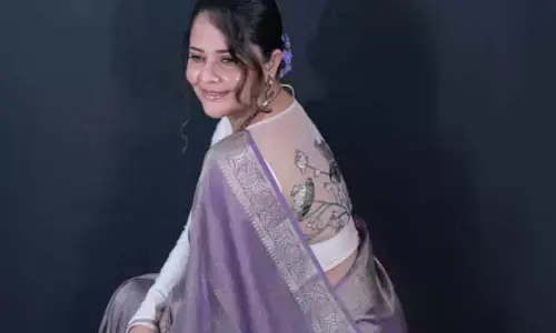 ట్రెడిషనల్ ఫొటోస్ షేర్ చేసిన  అనసూయ.. థ్యాంక్యూ శివాజీ  మీరు దేవుడంటూ నెటిజన్స్ కామెంట్స్