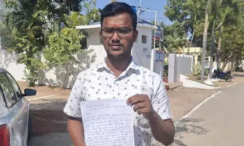 ఉద్యోగుల పేరుతో నిరుద్యోగులకు కుచ్చుటోపి