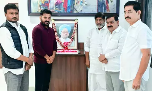 మన్మోహన్ సింగ్ వర్ధంతి.. నివాళులు అర్పించిన సీఎం రేవంత్, డిప్యూటీ సీఎం భట్టి