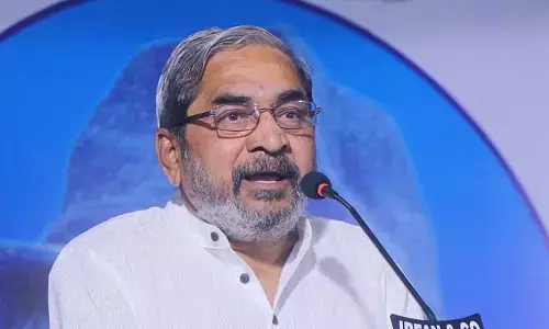 TG: రెండు కార్డుల సిద్ధాంతంతో జర్నలిస్టుల నడుమ చిచ్చు