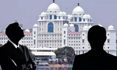 ఇద్దరు సీనియర్ ఐఏఎస్ ల మధ్య కోల్డ్ వార్.. సీఎంకు చేరిన పంచాయితీ
