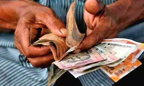 పెన్షన్ దారులకు గుడ్ న్యూస్.. ఒకరోజు ముందుగానే అందజేత